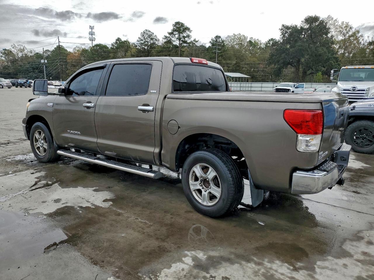 2011 TOYOTA TUNDRA CREWMAX SR5 photo 2