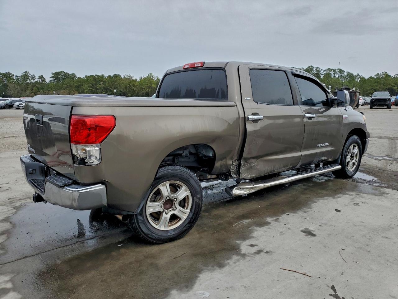 2011 TOYOTA TUNDRA CREWMAX SR5 photo 3