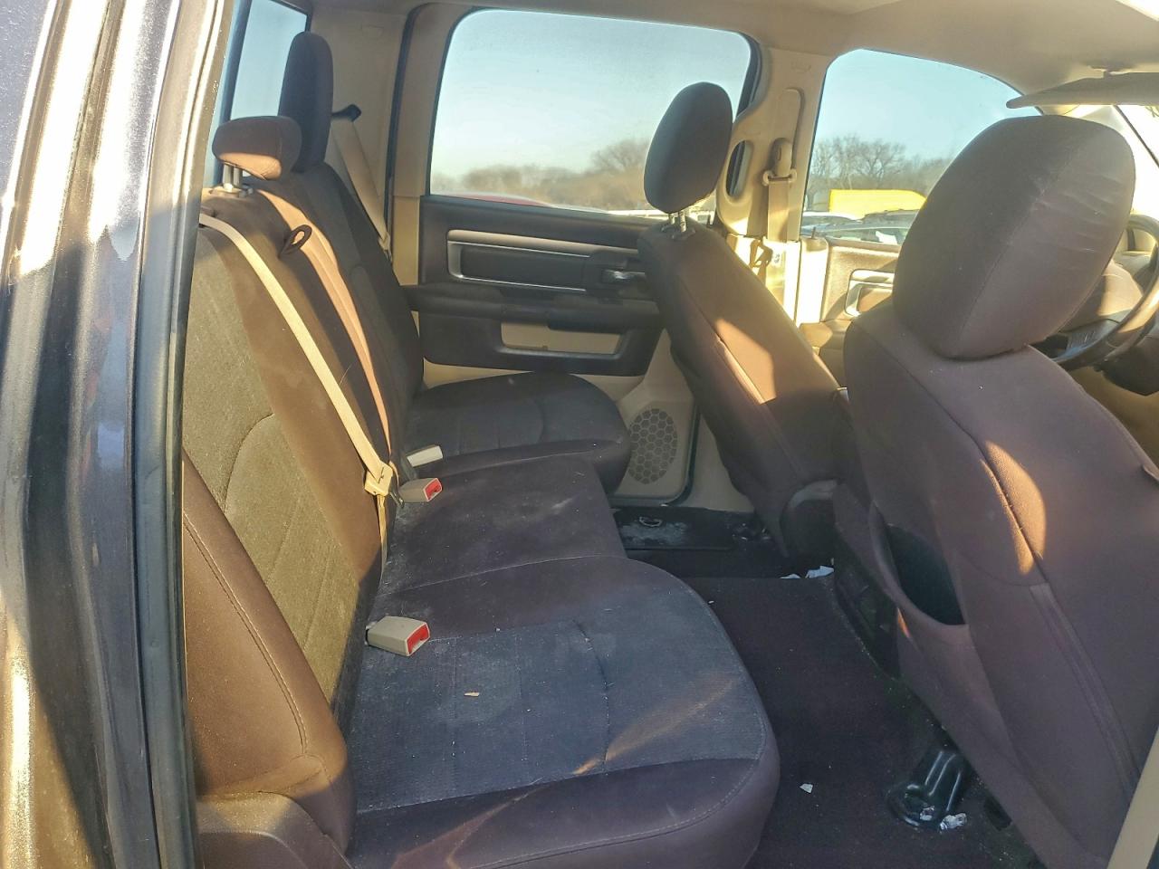 2016 RAM 1500 SLT photo 28