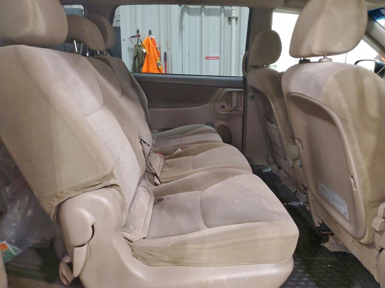 2008 TOYOTA SIENNA CE photo 11