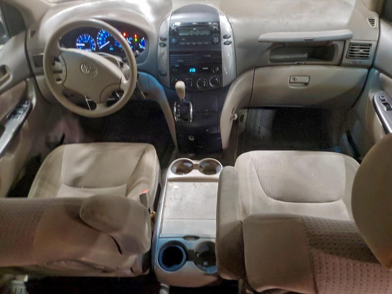 2008 TOYOTA SIENNA CE photo 8