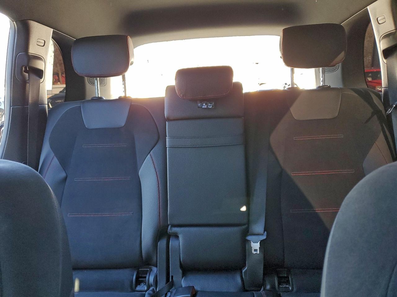 2021 MERCEDES-BENZ GLB 250 photo 10