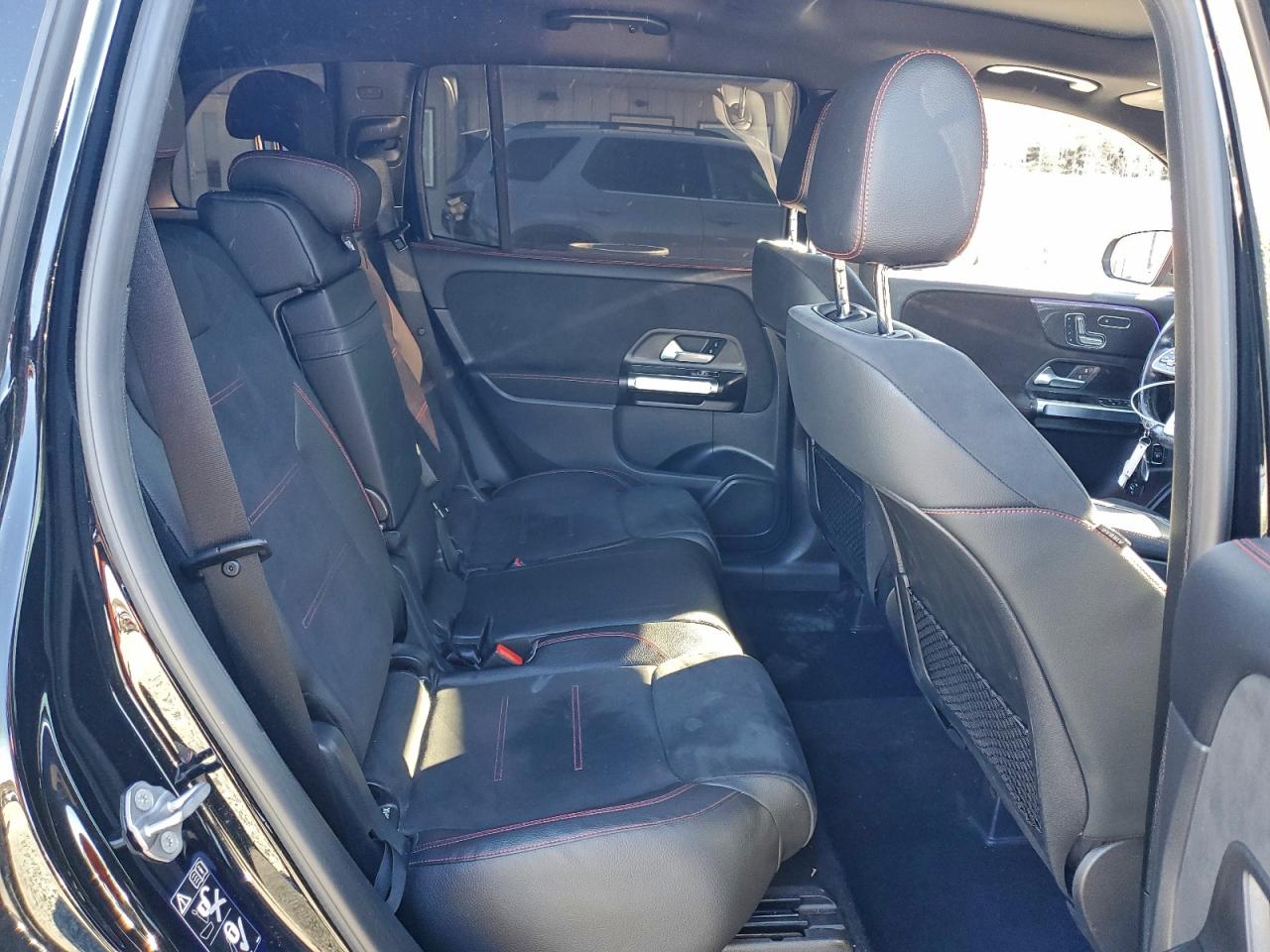 2021 MERCEDES-BENZ GLB 250 photo 11