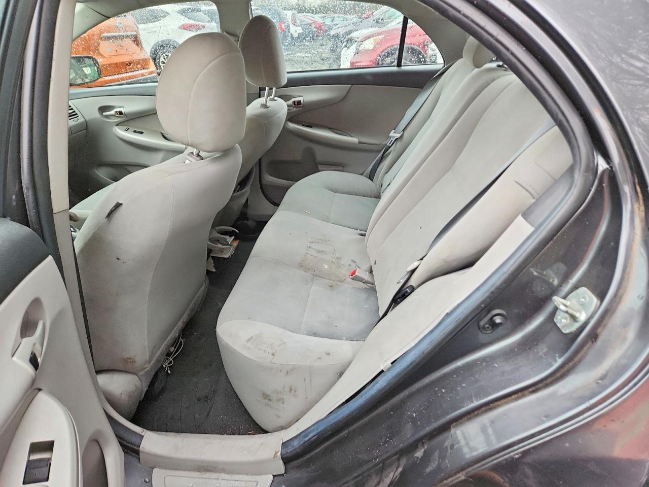 2013 TOYOTA COROLLA BASE photo 10