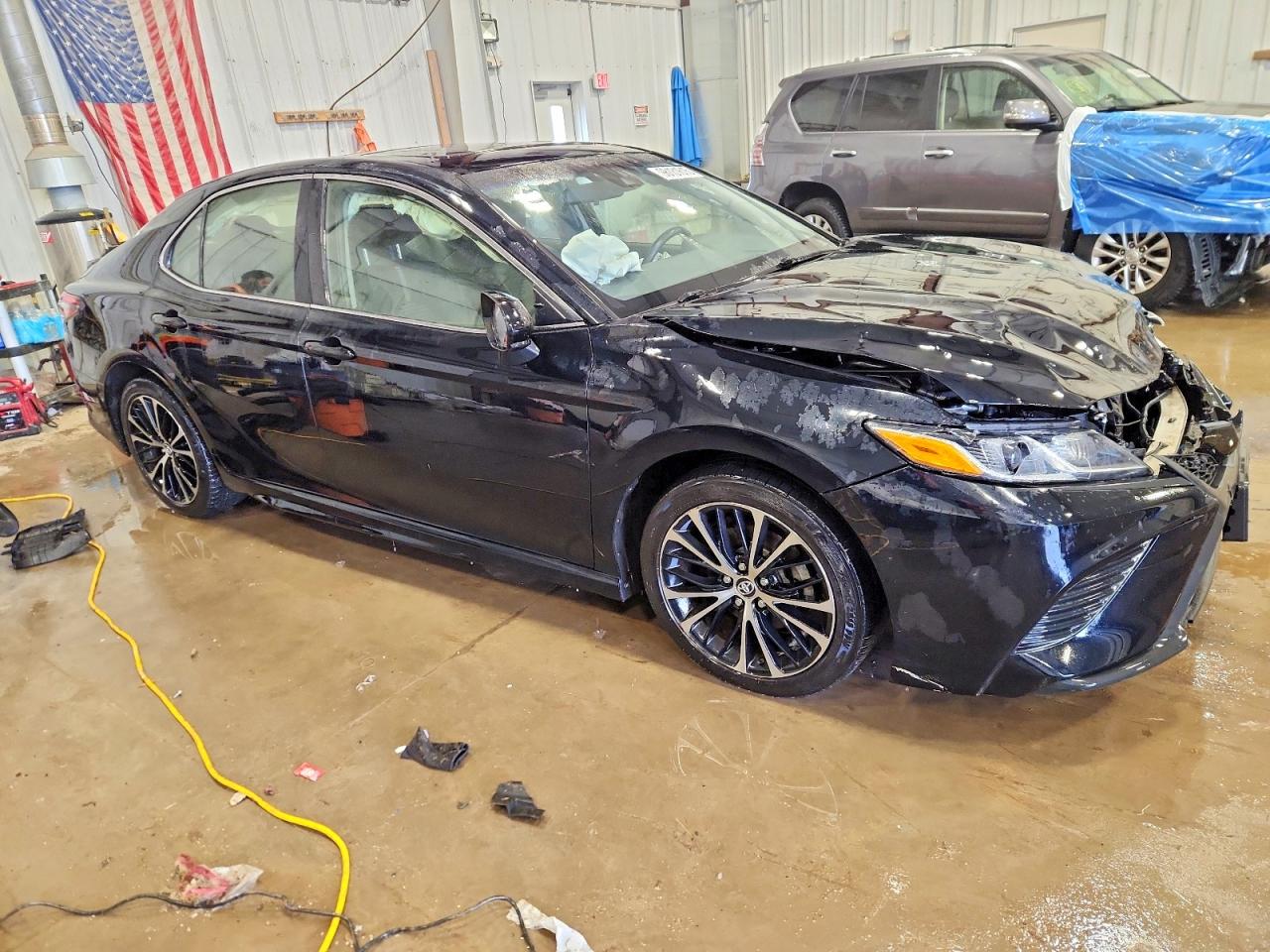 2018 TOYOTA CAMRY L photo 10