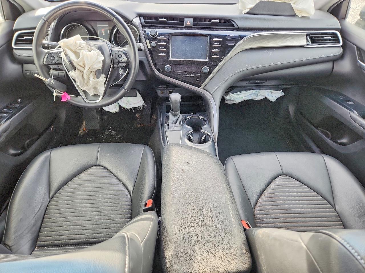 2018 TOYOTA CAMRY L photo 22