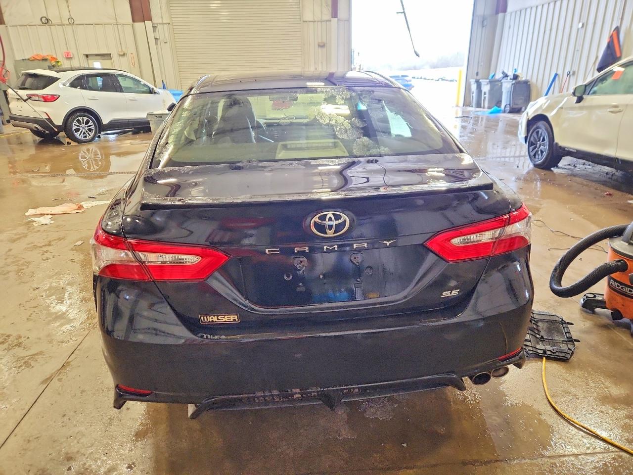 2018 TOYOTA CAMRY L photo 16