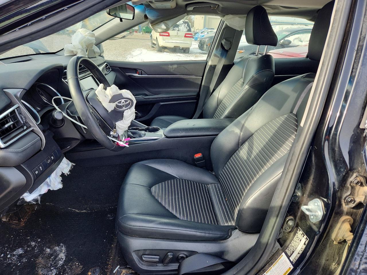 2018 TOYOTA CAMRY L photo 19