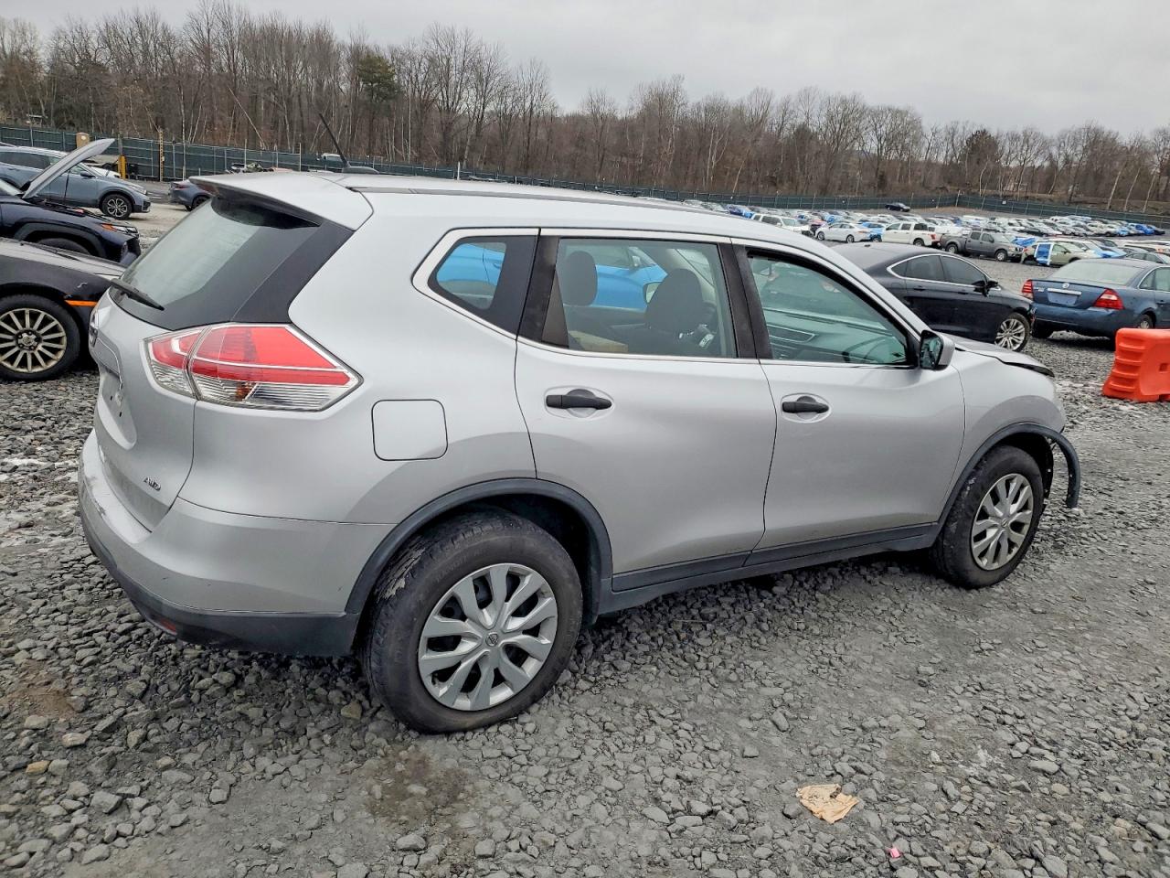 2016 NISSAN ROGUE S photo 3