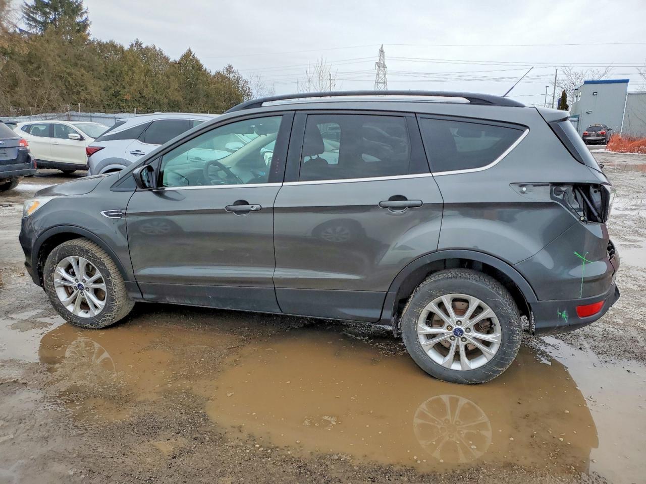 2017 FORD ESCAPE SE photo 2