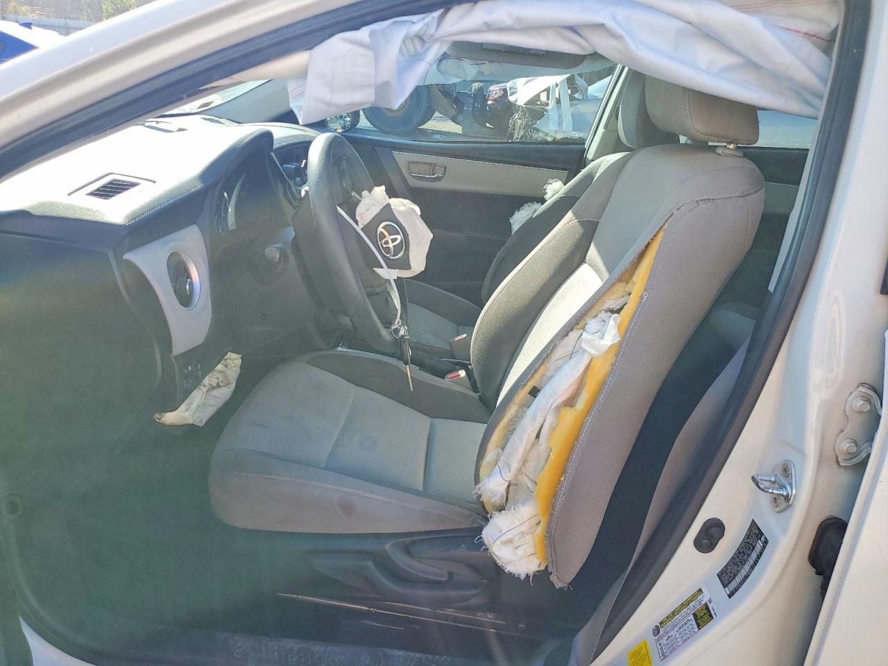 2018 TOYOTA COROLLA L photo 7