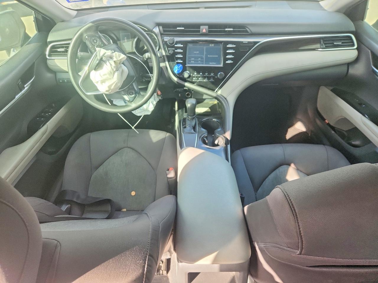 2018 TOYOTA CAMRY L photo 8