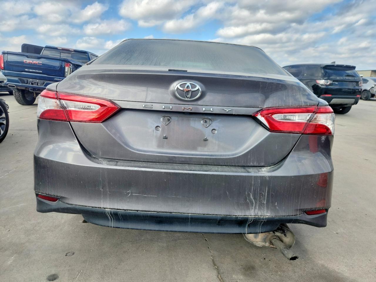 2018 TOYOTA CAMRY L photo 6