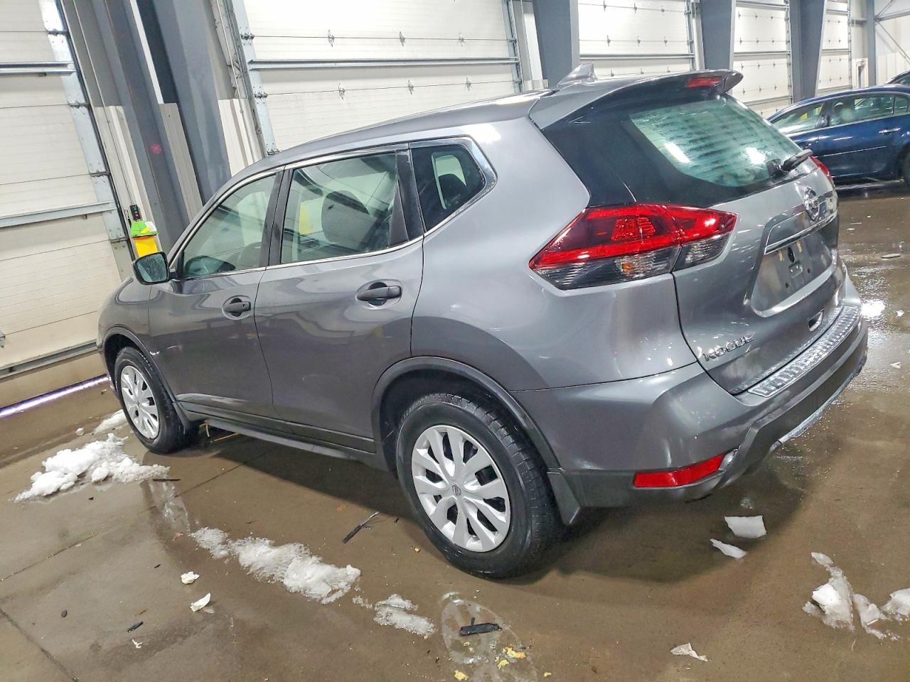 2018 NISSAN ROGUE S photo 2