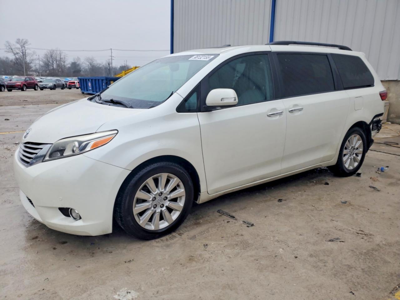 2015 TOYOTA SIENNA