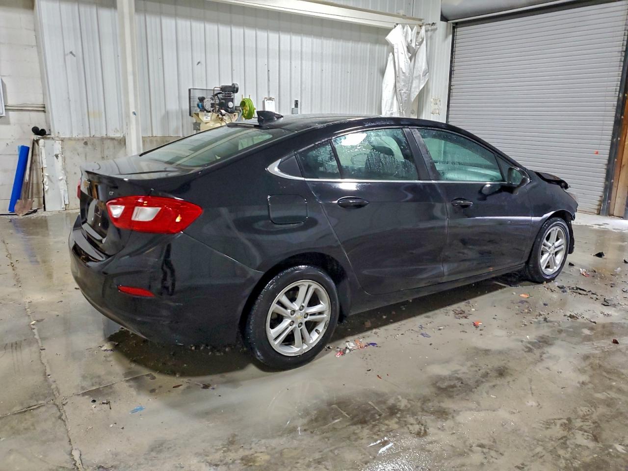 2017 CHEVROLET CRUZE LT photo 3