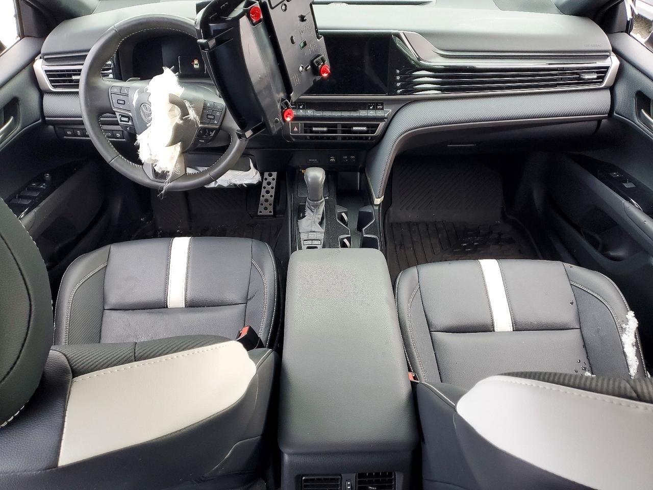 2025 TOYOTA CAMRY XSE photo 22