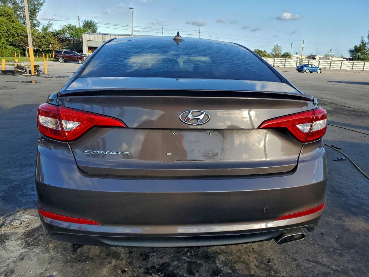 2017 HYUNDAI SONATA SE photo 6