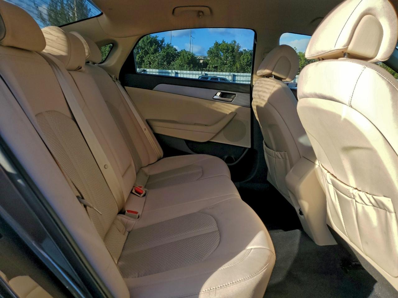 2017 HYUNDAI SONATA SE photo 10