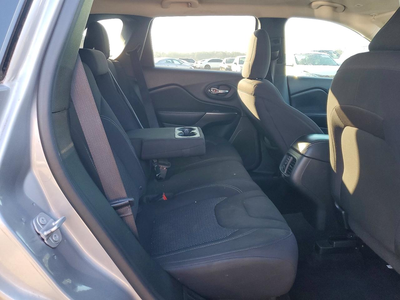 2019 JEEP CHEROKEE LATITUDE photo 10