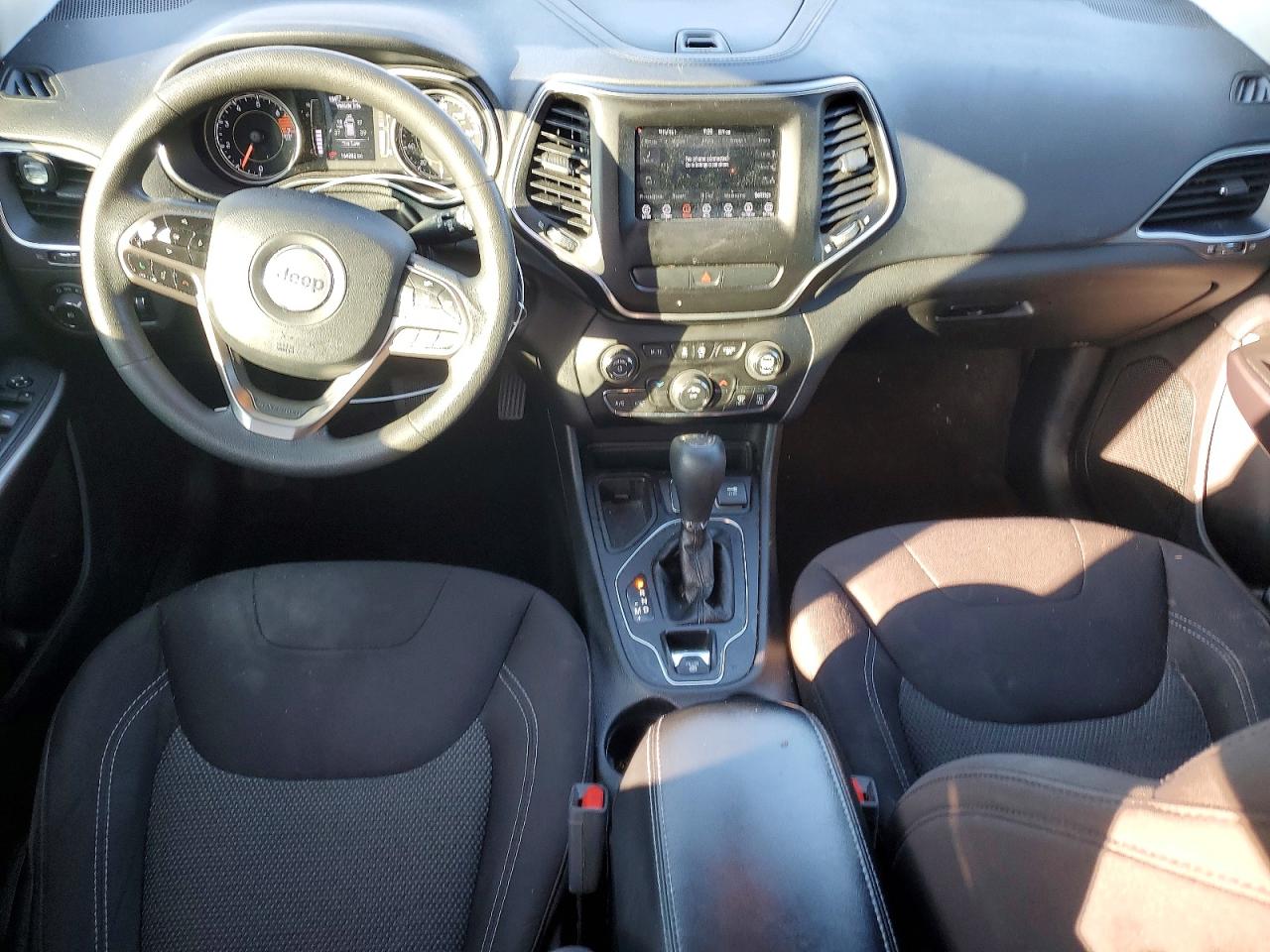 2019 JEEP CHEROKEE LATITUDE photo 8