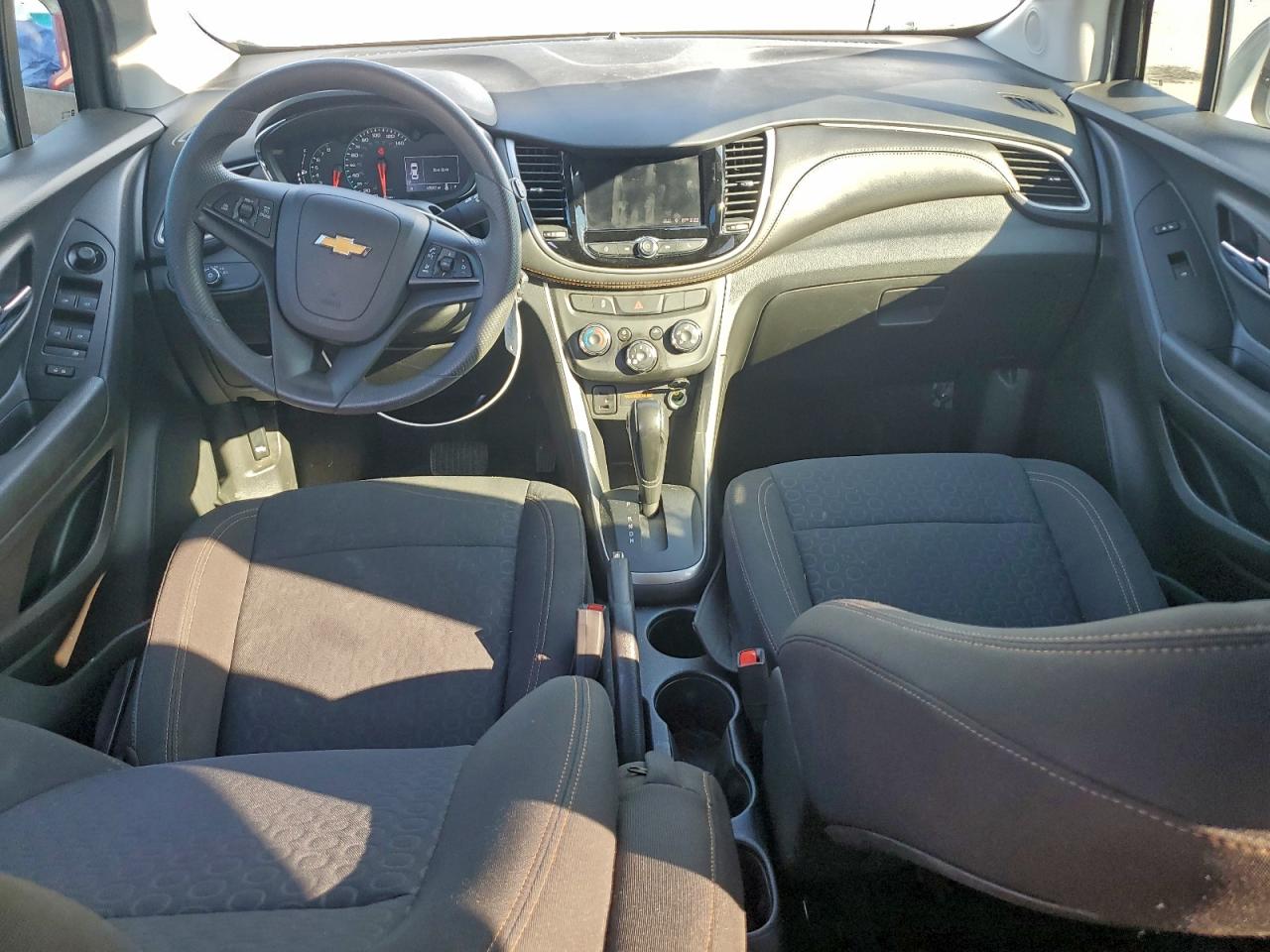 2021 CHEVROLET TRAX LS photo 8