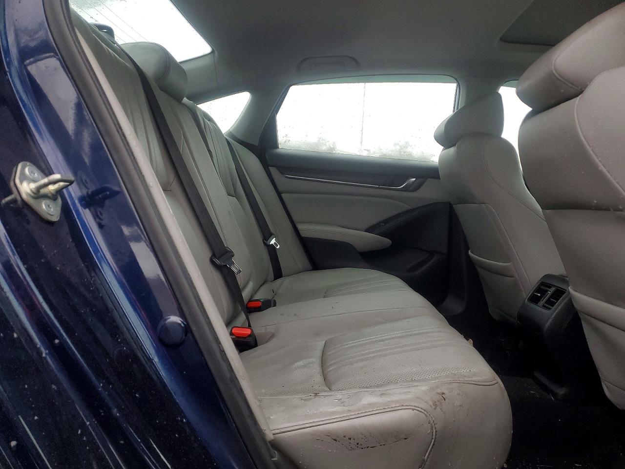 2018 HONDA ACCORD TOURING photo 10
