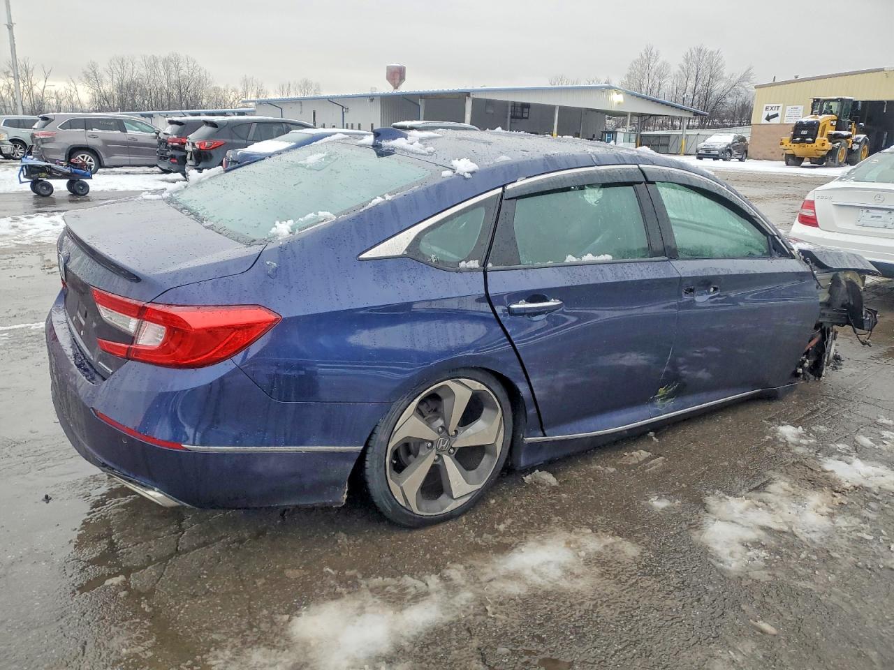 2018 HONDA ACCORD TOURING photo 3