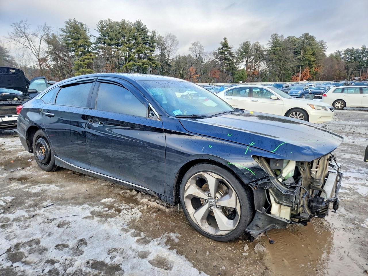 2018 HONDA ACCORD TOURING photo 4