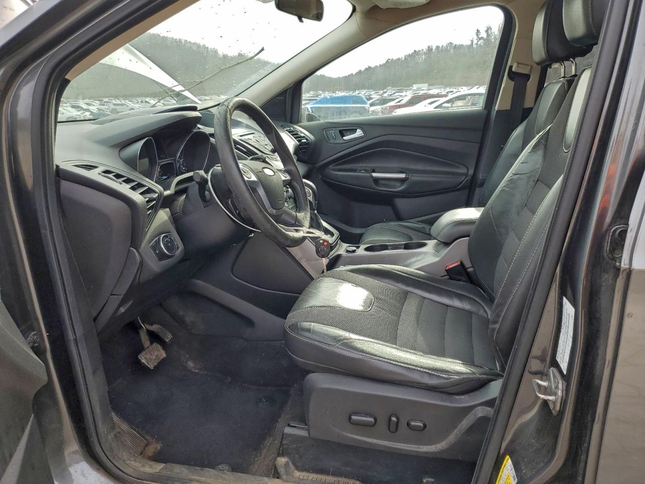 2016 FORD ESCAPE SE photo 13