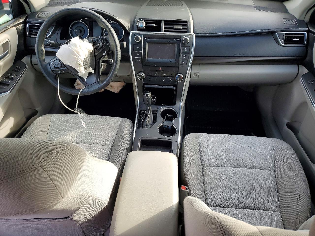 2017 TOYOTA CAMRY LE photo 22