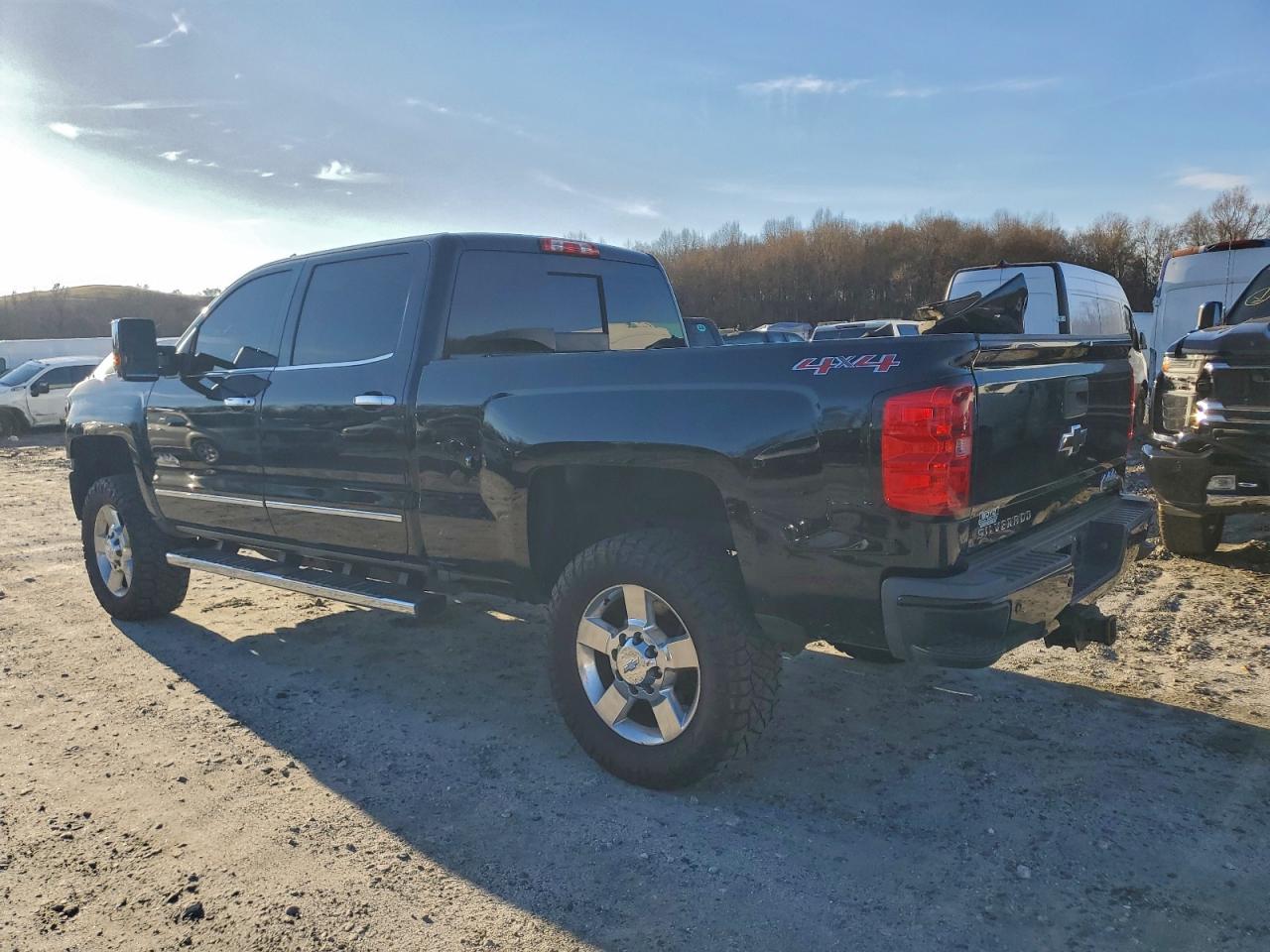 2016 CHEVROLET SILVERADO K2500 HIGH COUNTRY photo 4