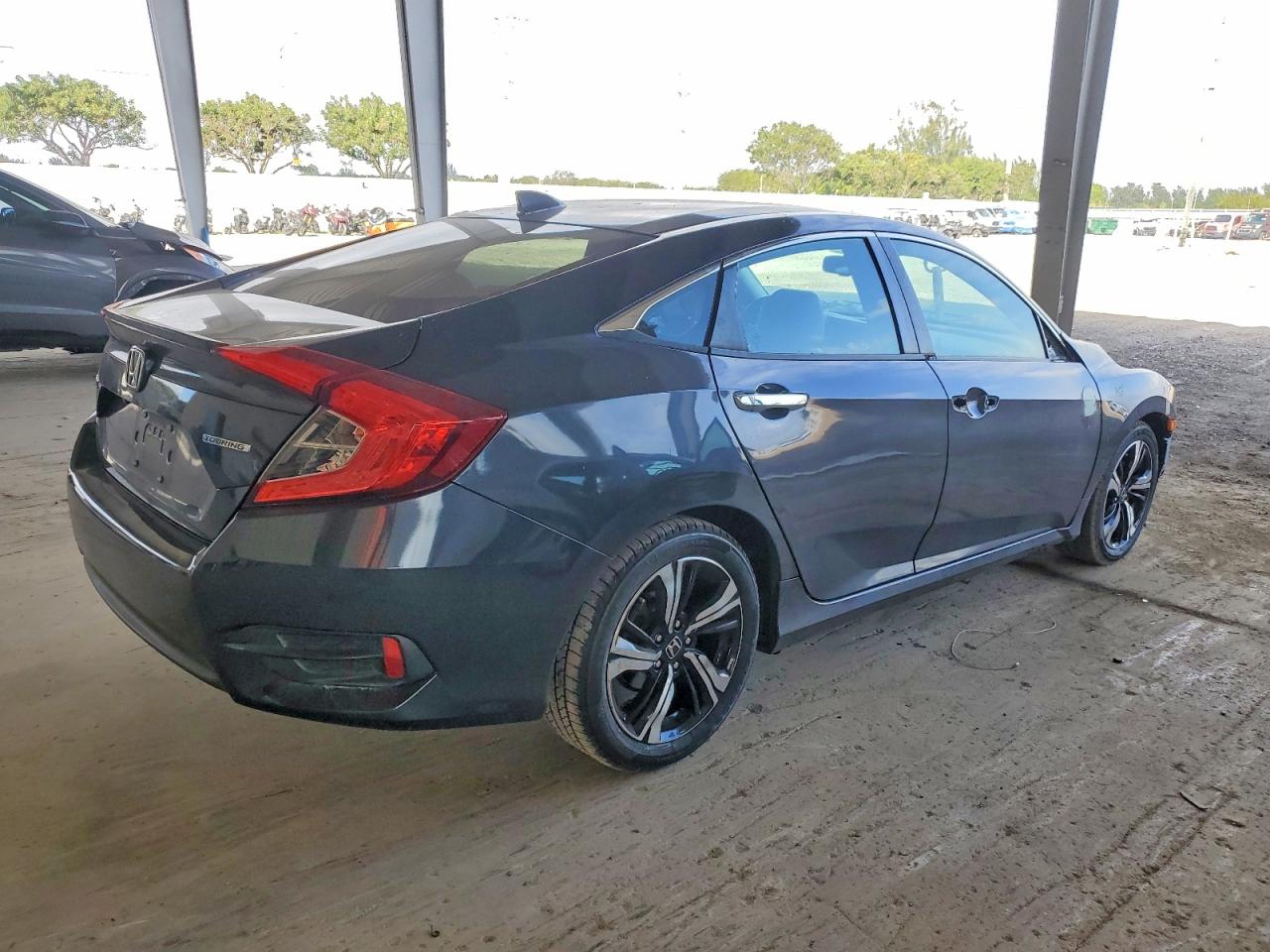 2016 HONDA CIVIC TOURING photo 3