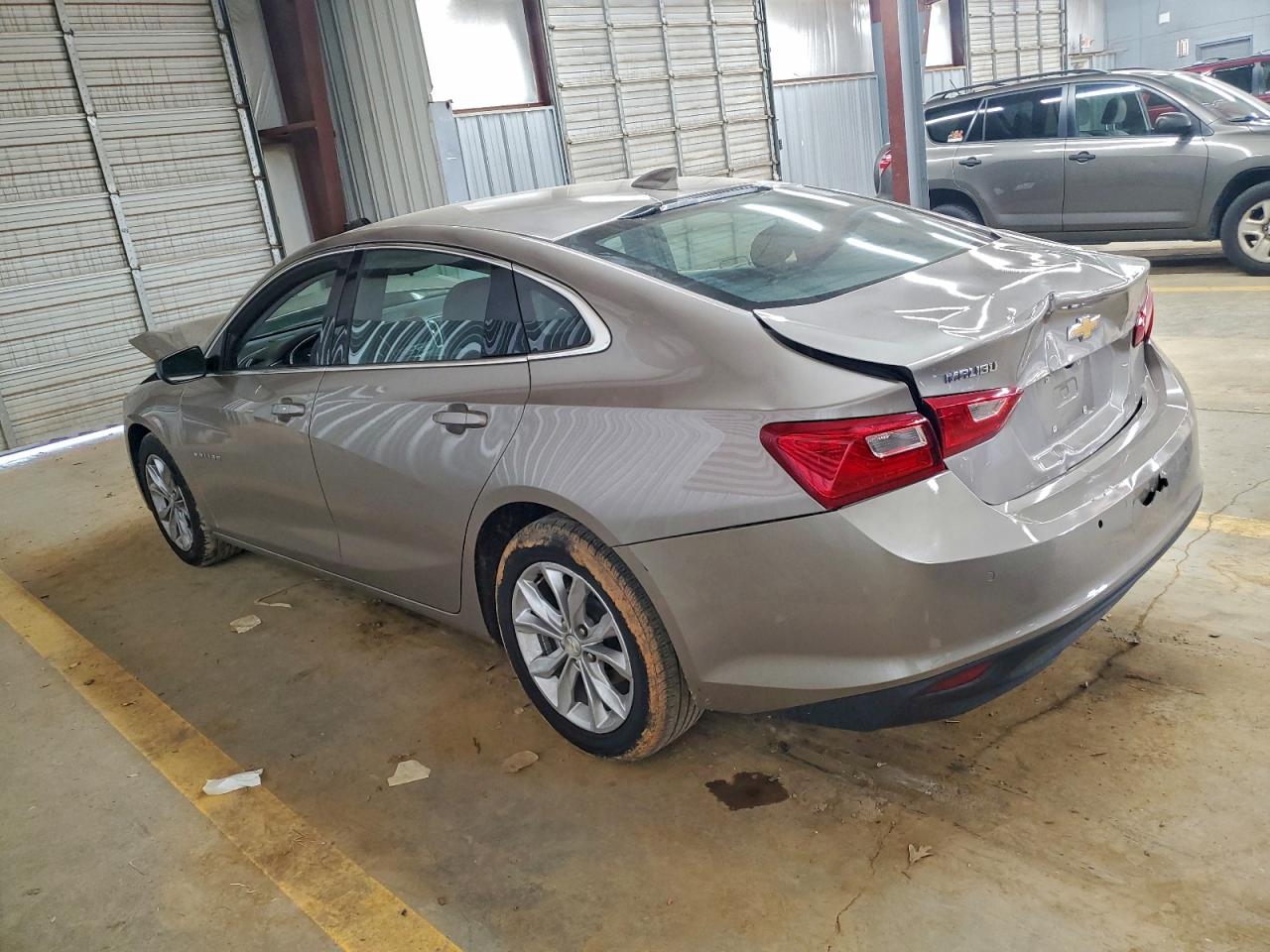 2023 CHEVROLET MALIBU LT photo 2