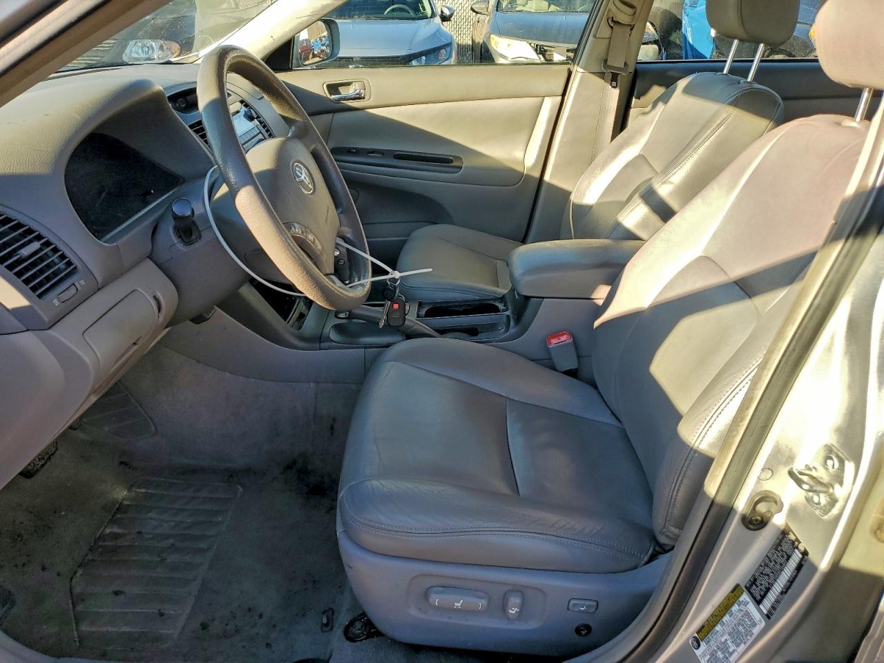 2006 TOYOTA CAMRY LE photo 7