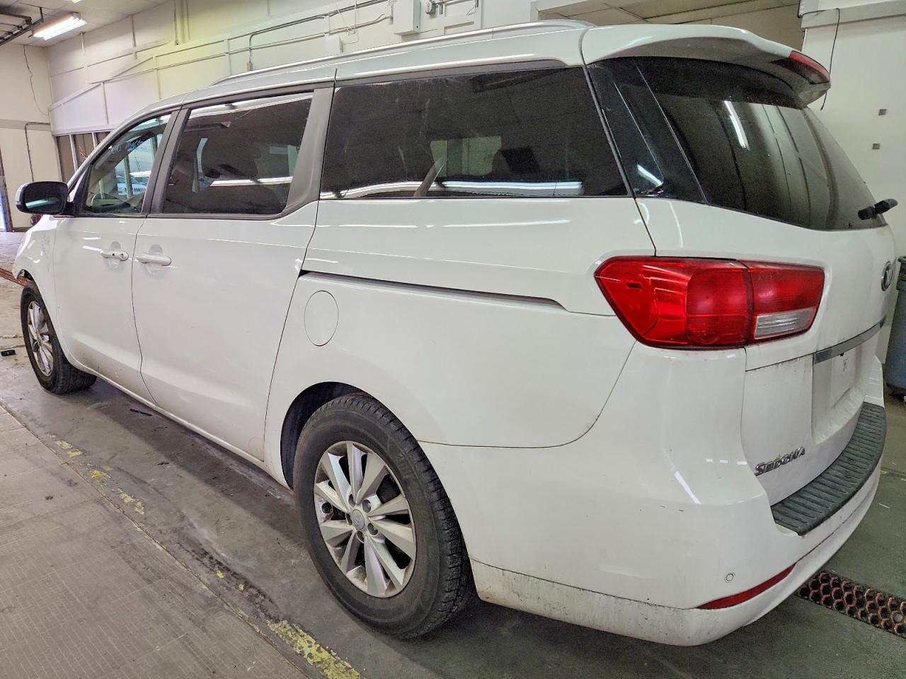 2017 KIA SEDONA LX photo 2