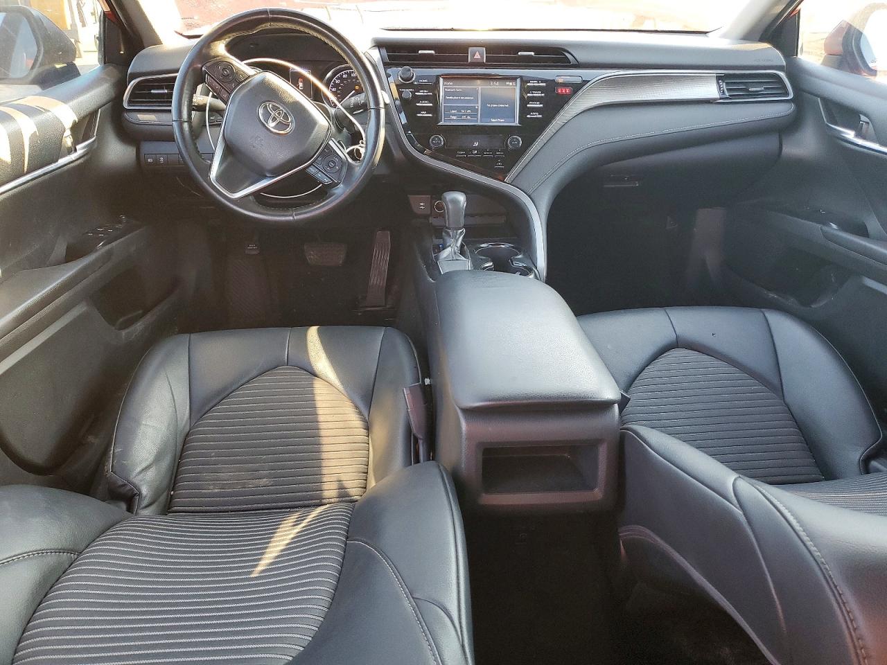 2019 TOYOTA CAMRY L photo 8