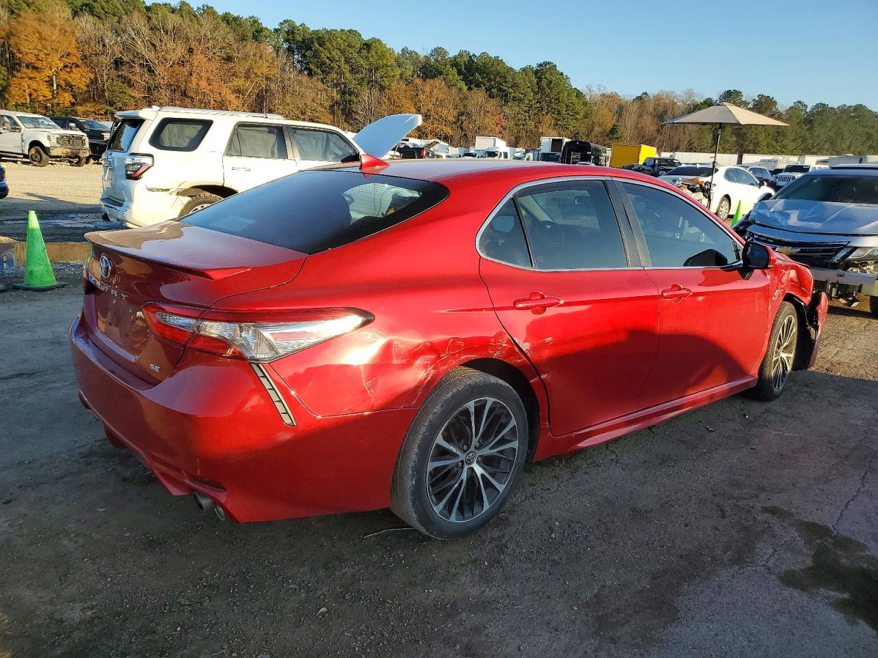 2019 TOYOTA CAMRY L photo 3