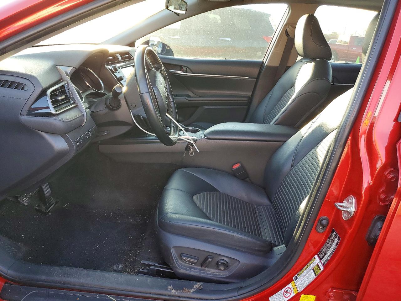 2019 TOYOTA CAMRY L photo 7