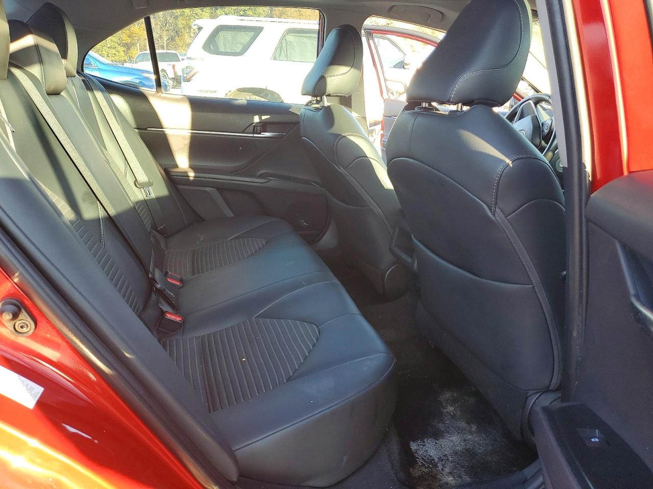 2019 TOYOTA CAMRY L photo 10