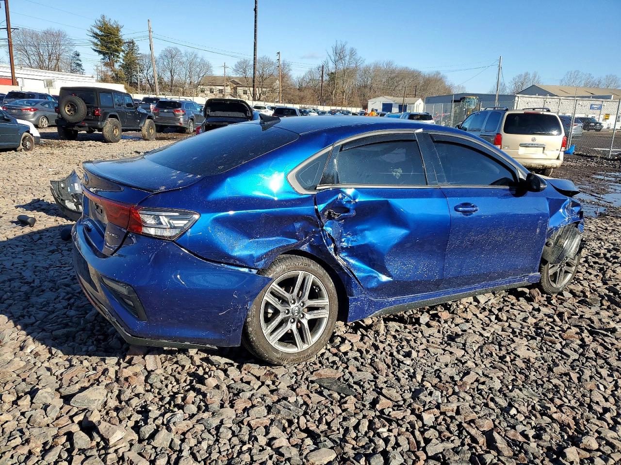 2021 KIA FORTE GT LINE photo 3