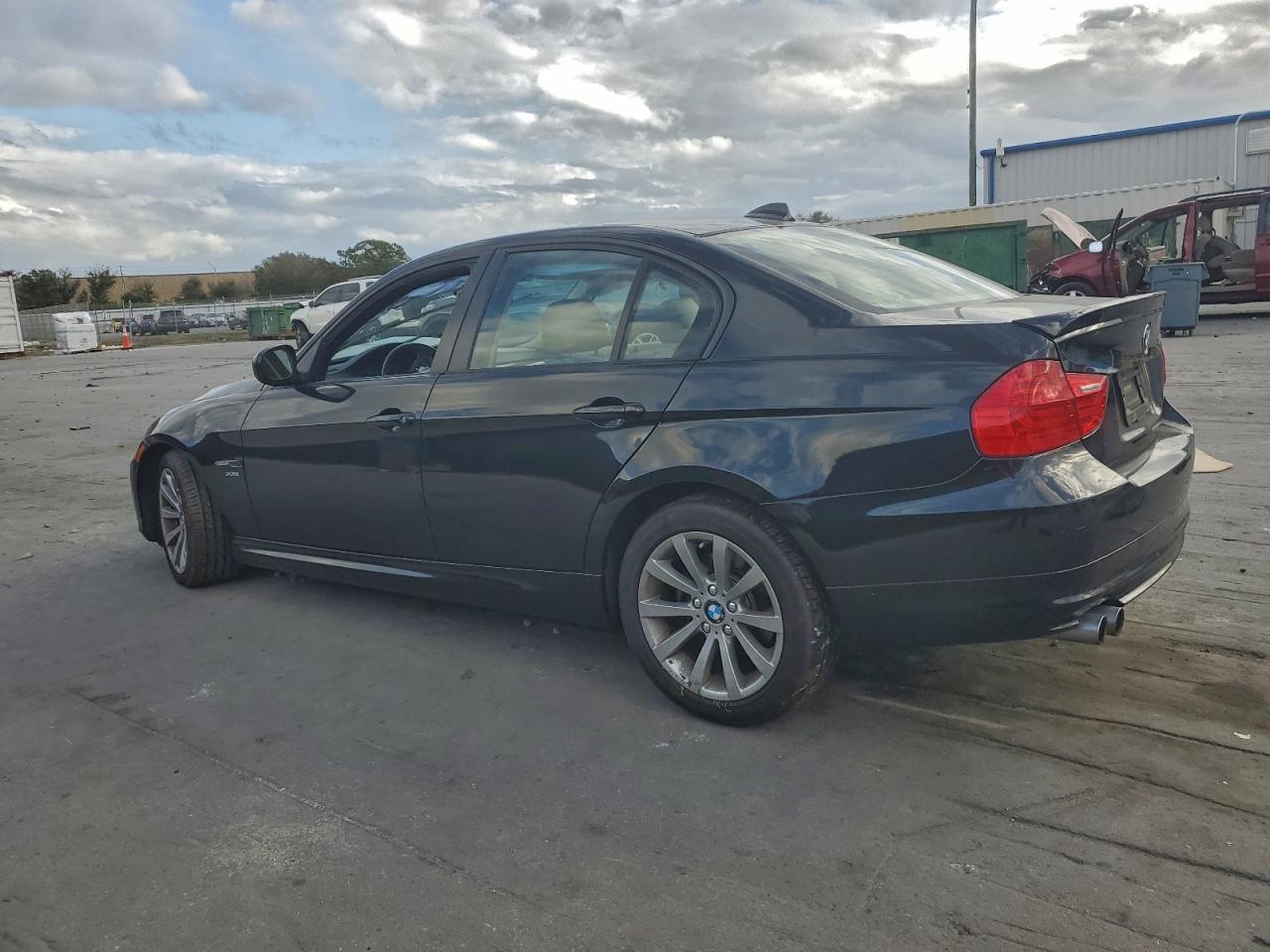 2011 BMW 328 XI SULEV photo 2