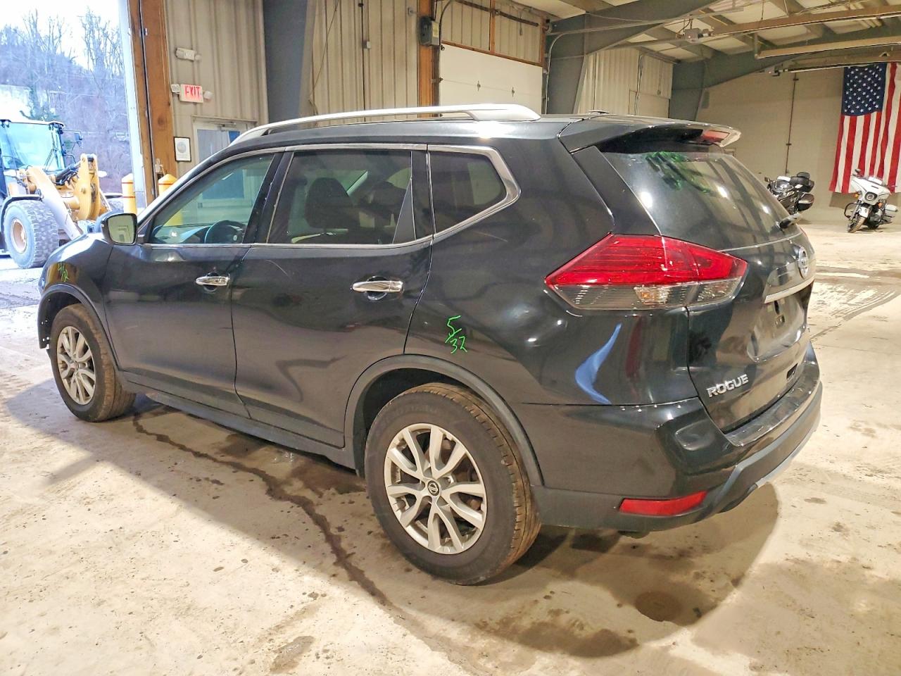 2017 NISSAN ROGUE S photo 2