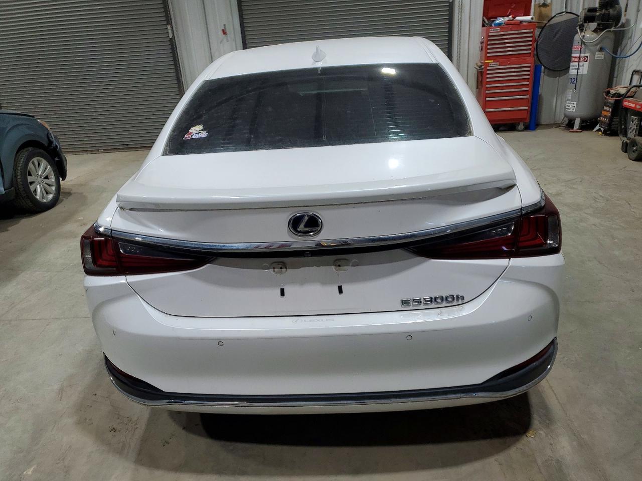2021 LEXUS ES 300H LUXURY photo 6
