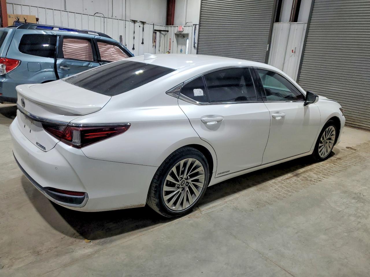 2021 LEXUS ES 300H LUXURY photo 3