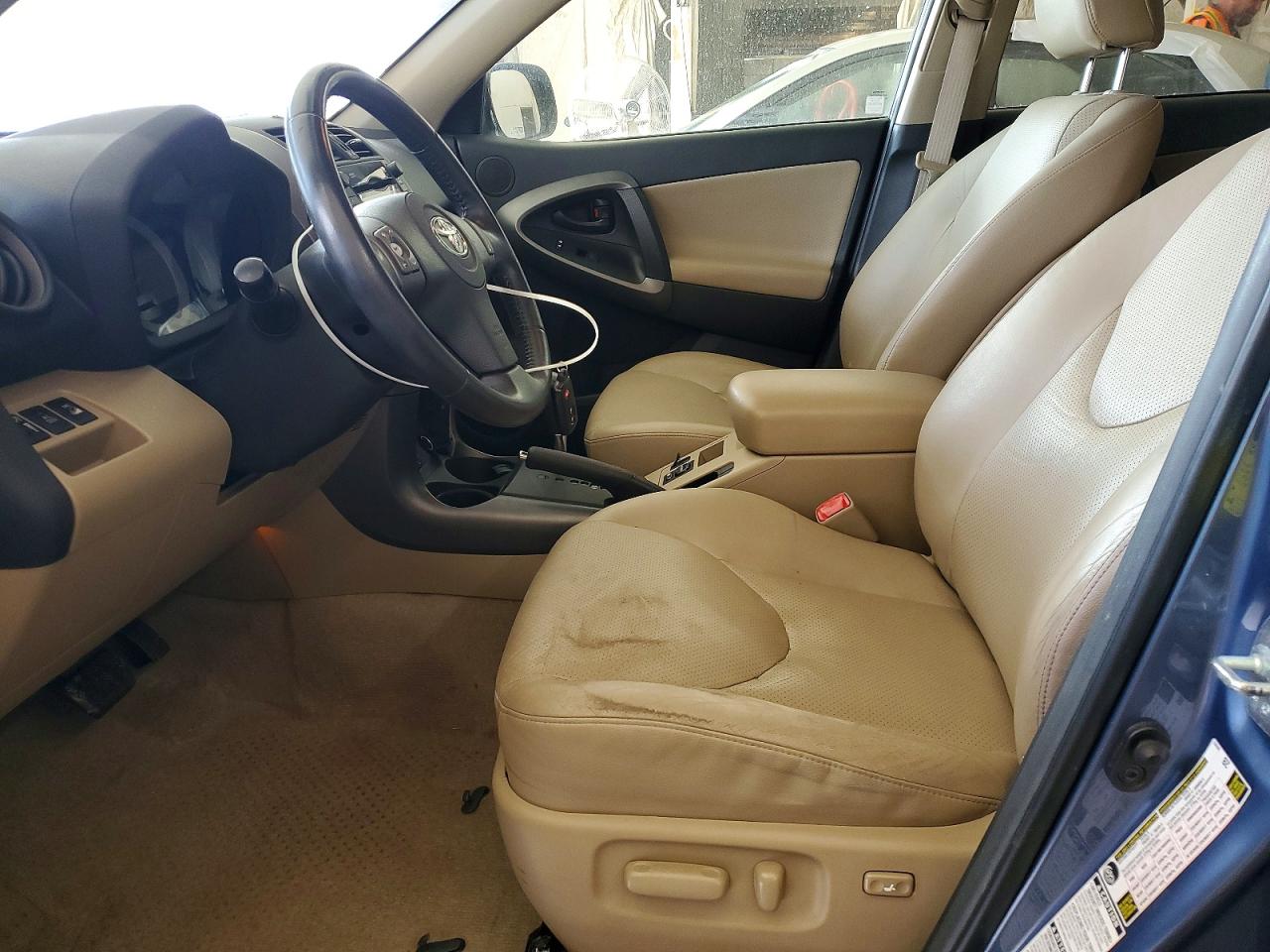 2010 TOYOTA RAV4 LIMITED photo 7