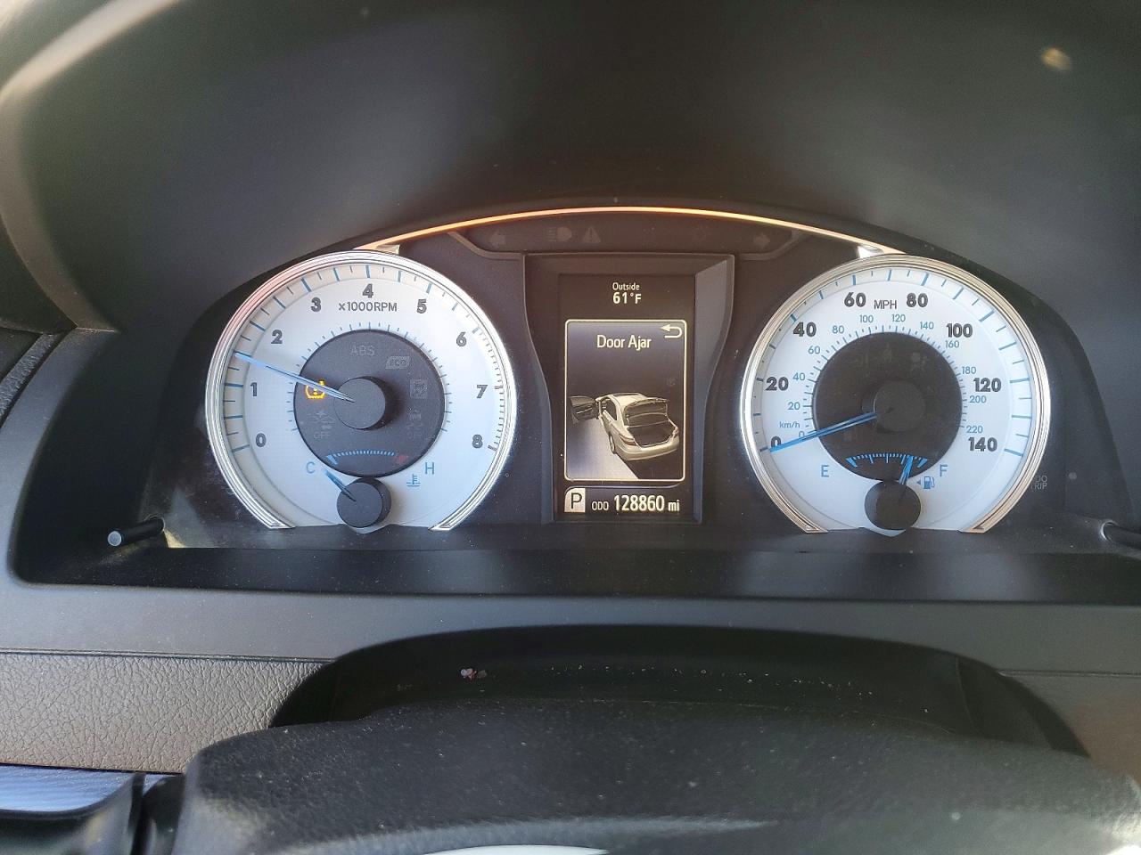 2016 TOYOTA CAMRY LE photo 9