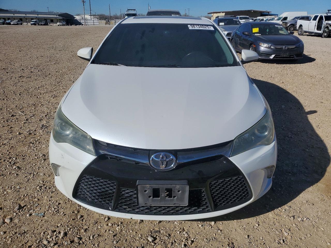2016 TOYOTA CAMRY LE photo 5