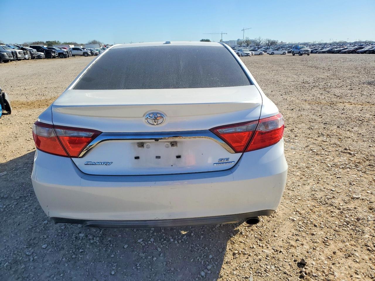 2016 TOYOTA CAMRY LE photo 6