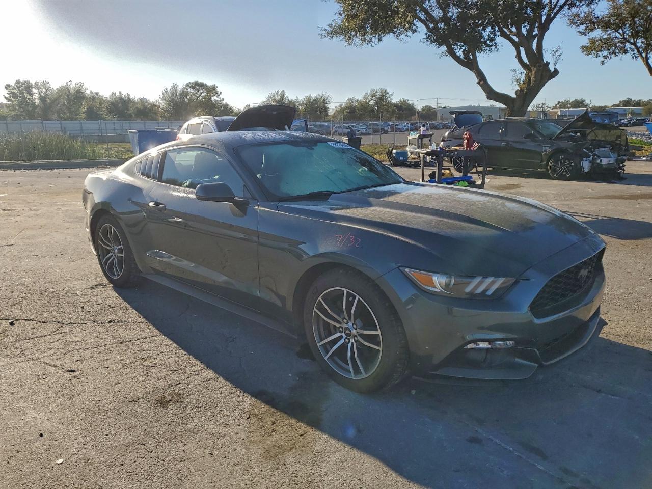 2015 FORD MUSTANG photo 4